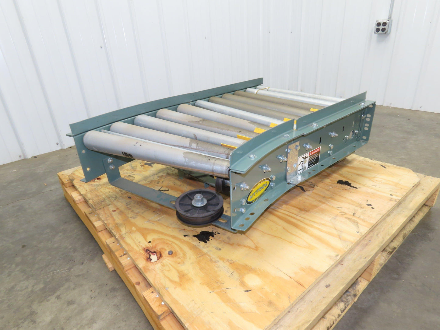 Hytrol 24" Accumulation Roller Conveyor 22.5° LH Curve Slave Belt Drive 38"L