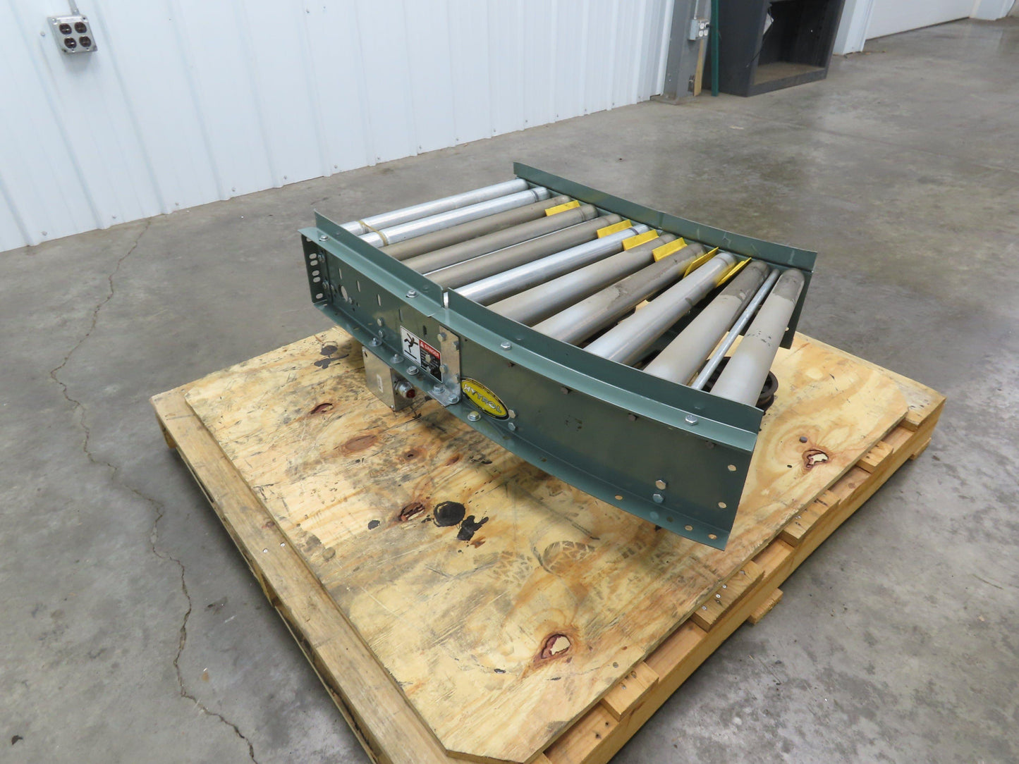 Hytrol 24" Accumulation Roller Conveyor 22.5° LH Curve Slave Belt Drive 38"L