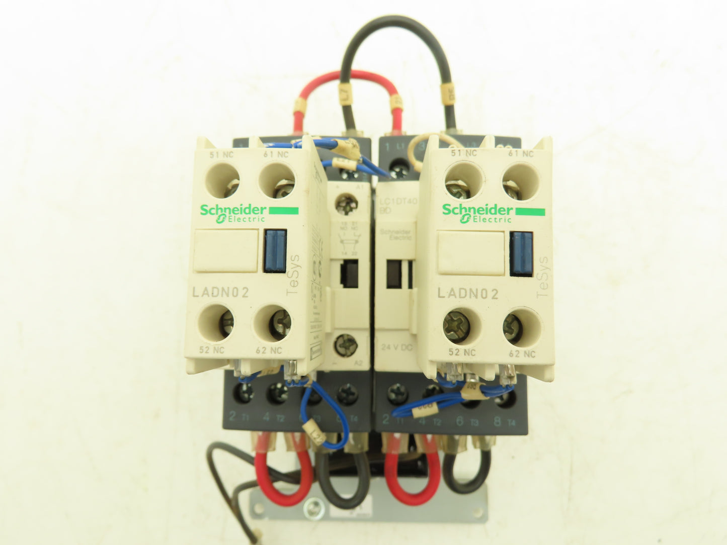 Schneider Electric LC1DT40-BD Contactor 3Ph 600v 20Hp 24vDC Coil Lot of 2