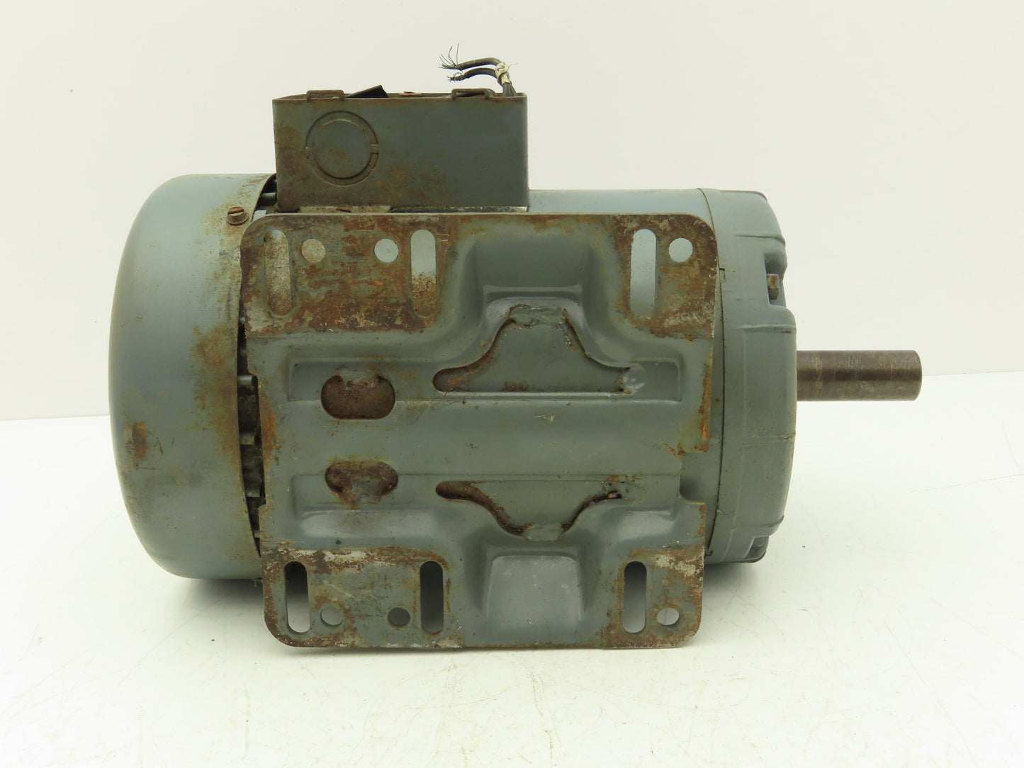 Dayton 3N550 AC Motor 1.5Hp 1740rpm 230/460v 3Ph H145T Frame TEFC