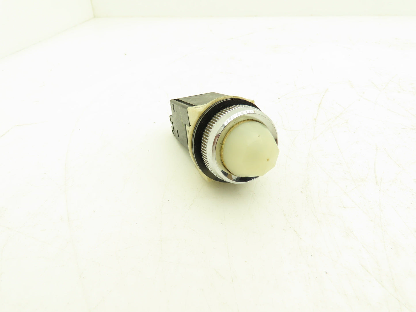 Fuji Electric Pushbutton Selector Pilot Light Alarm Buzzer Mixed Lot of 15