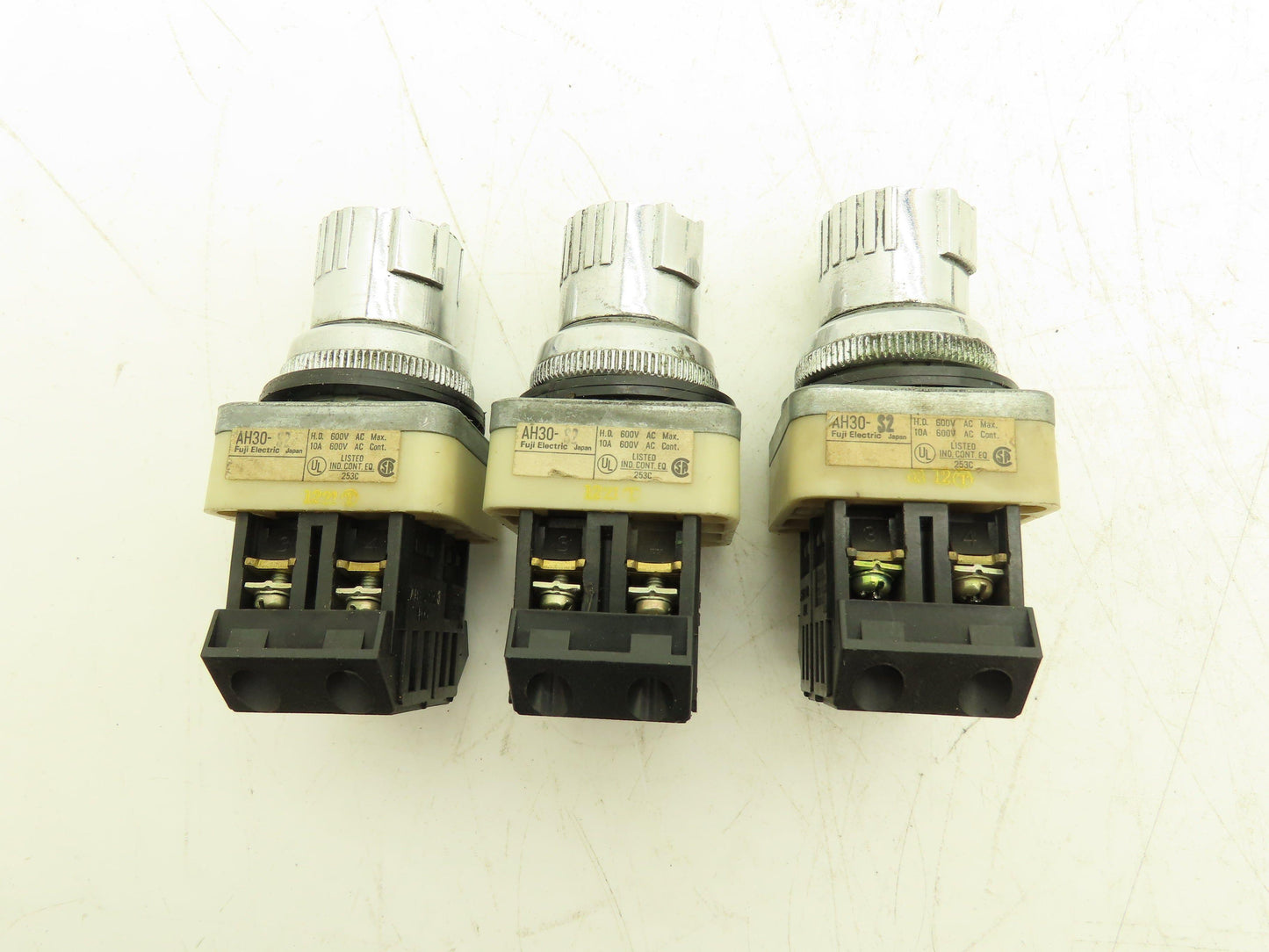 Fuji Electric Pushbutton Selector Pilot Light Alarm Buzzer Mixed Lot of 15