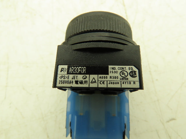 Fuji Electric Pushbutton Yellow Flush Momentary 1 Normally Open Lot of 15