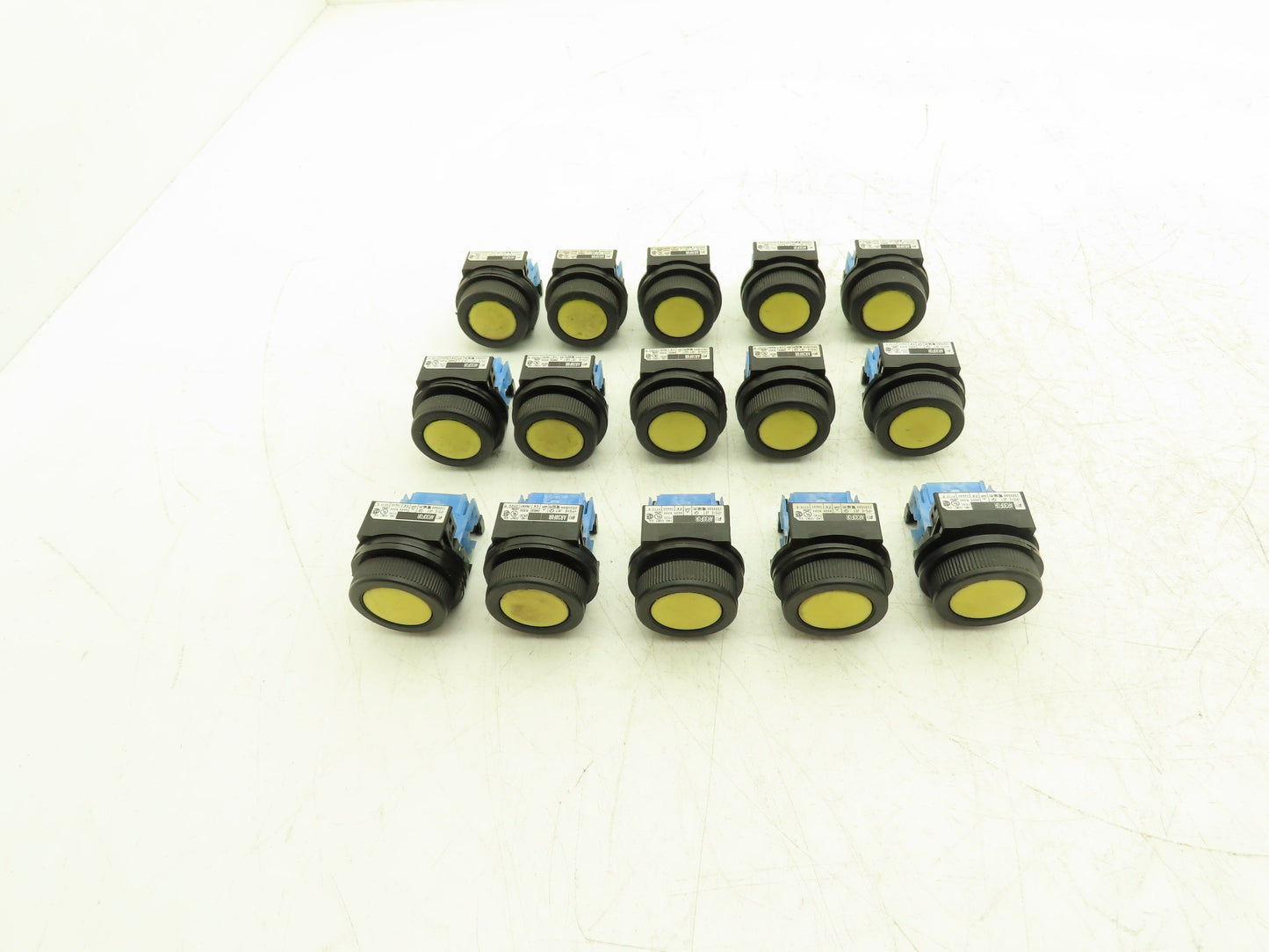 Fuji Electric Pushbutton Yellow Flush Momentary 1 Normally Open Lot of 15