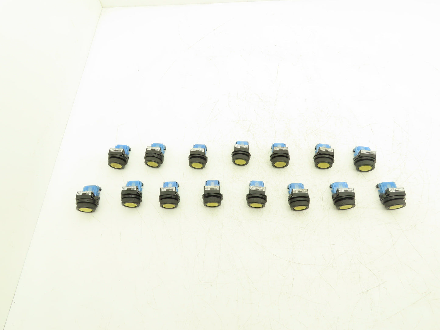 Fuji Electric Pushbutton Yellow Flush Momentary 1 Normally Open Lot of 15