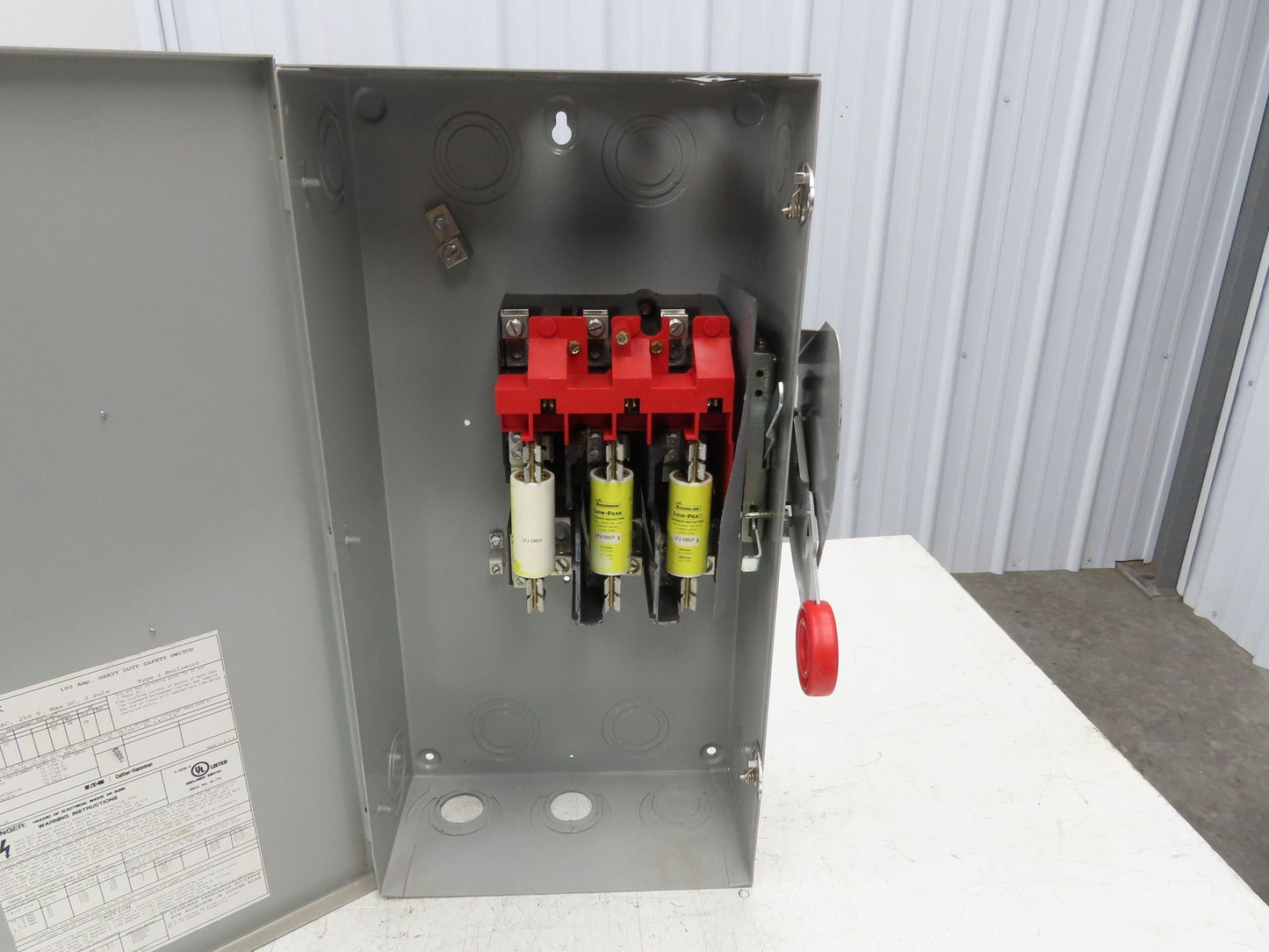 Eaton DH323FGK 100A Fusible Safety Switch 3-Pole 240V Nema 1