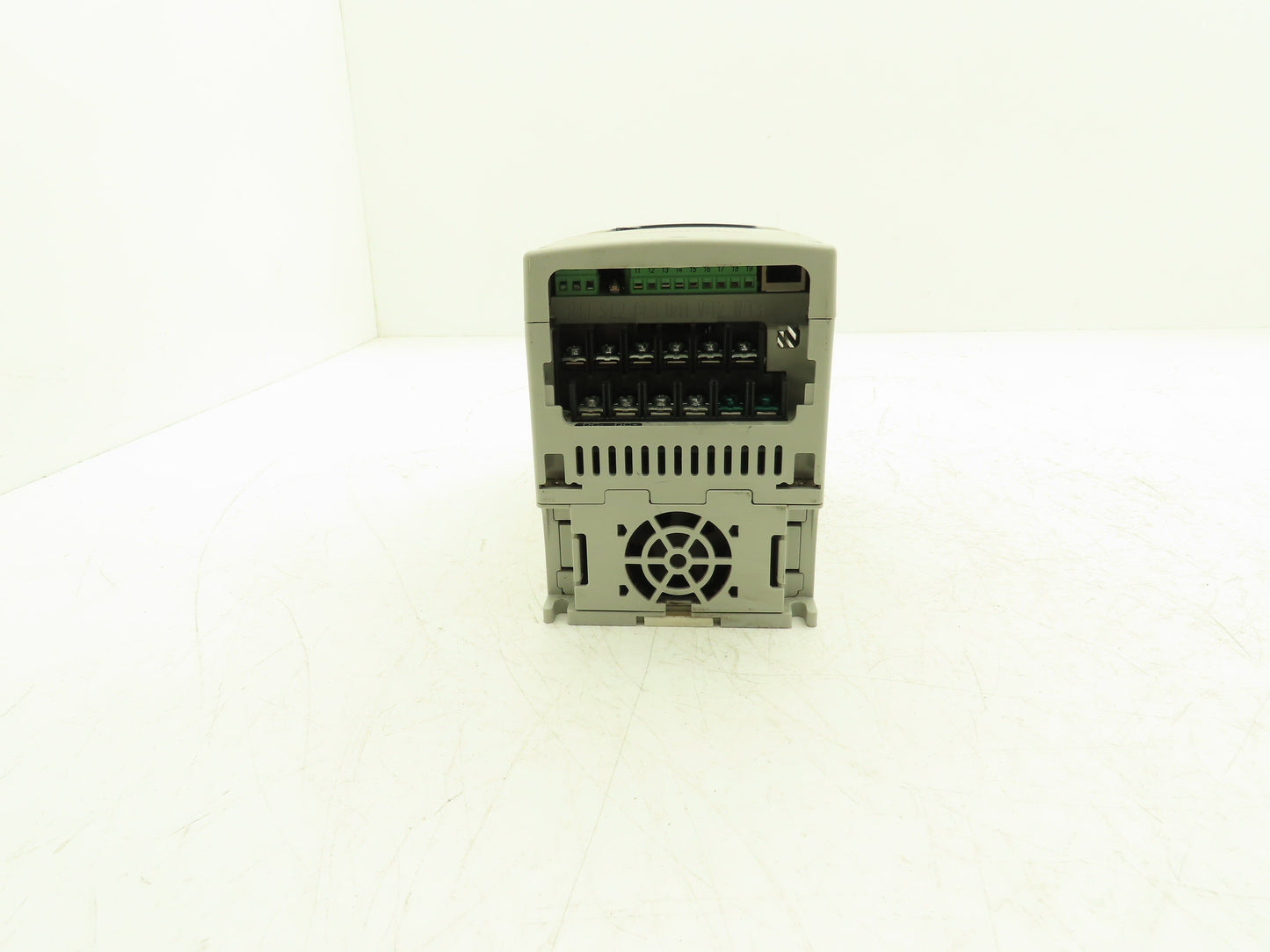 Allen Bradley 22B-D4P0N104 Powerflex 40 VFD AC Drive 1.5kw 2Hp 480V 3Ph FRN 6.02