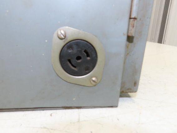 Square D 8538SBG13 Combination Motor Starter Size 0 NEMA 5Hp 600V 30A Fused