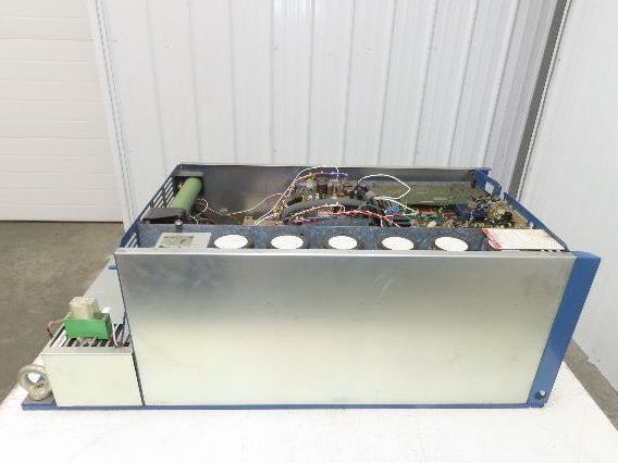 Square D 8803 P00CO4R Omegapak VFD AC Drive 75Hp 55kw 460V 3Ph Constant Torque