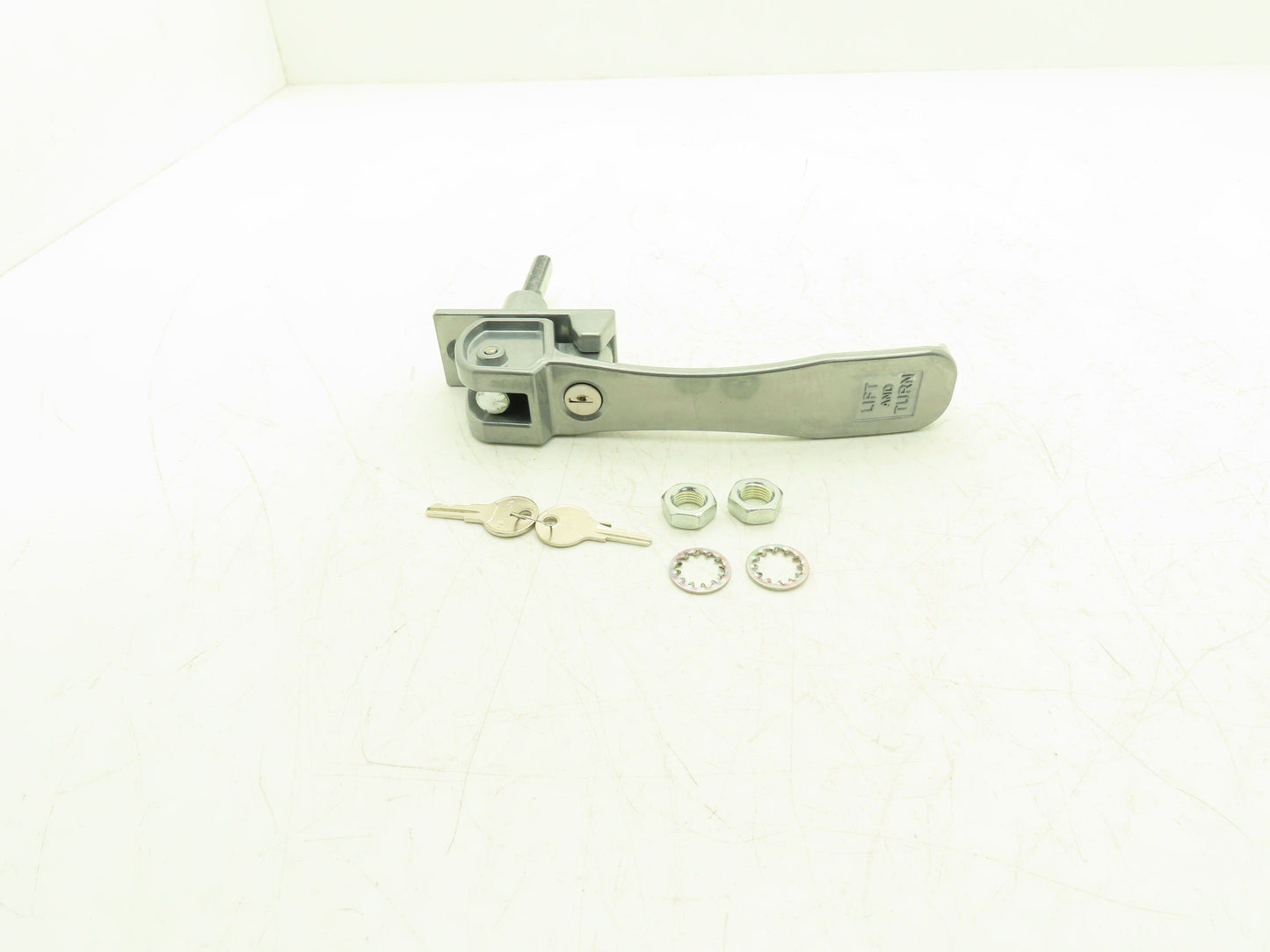 Southco 62-99-1067-03-LS05 Lift & Turn Locking RV Marine Latch 8" Handle