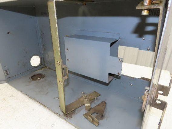 Westinghouse Busway Disconnect Switch Bus Plug Enclosure 600VAC 3PH 3W