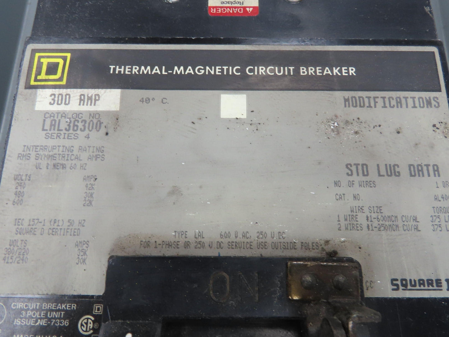 Square D LA-400-S Circuit Breaker Enclosure LAL36300 Breaker 300 Amp 600V 3Ph