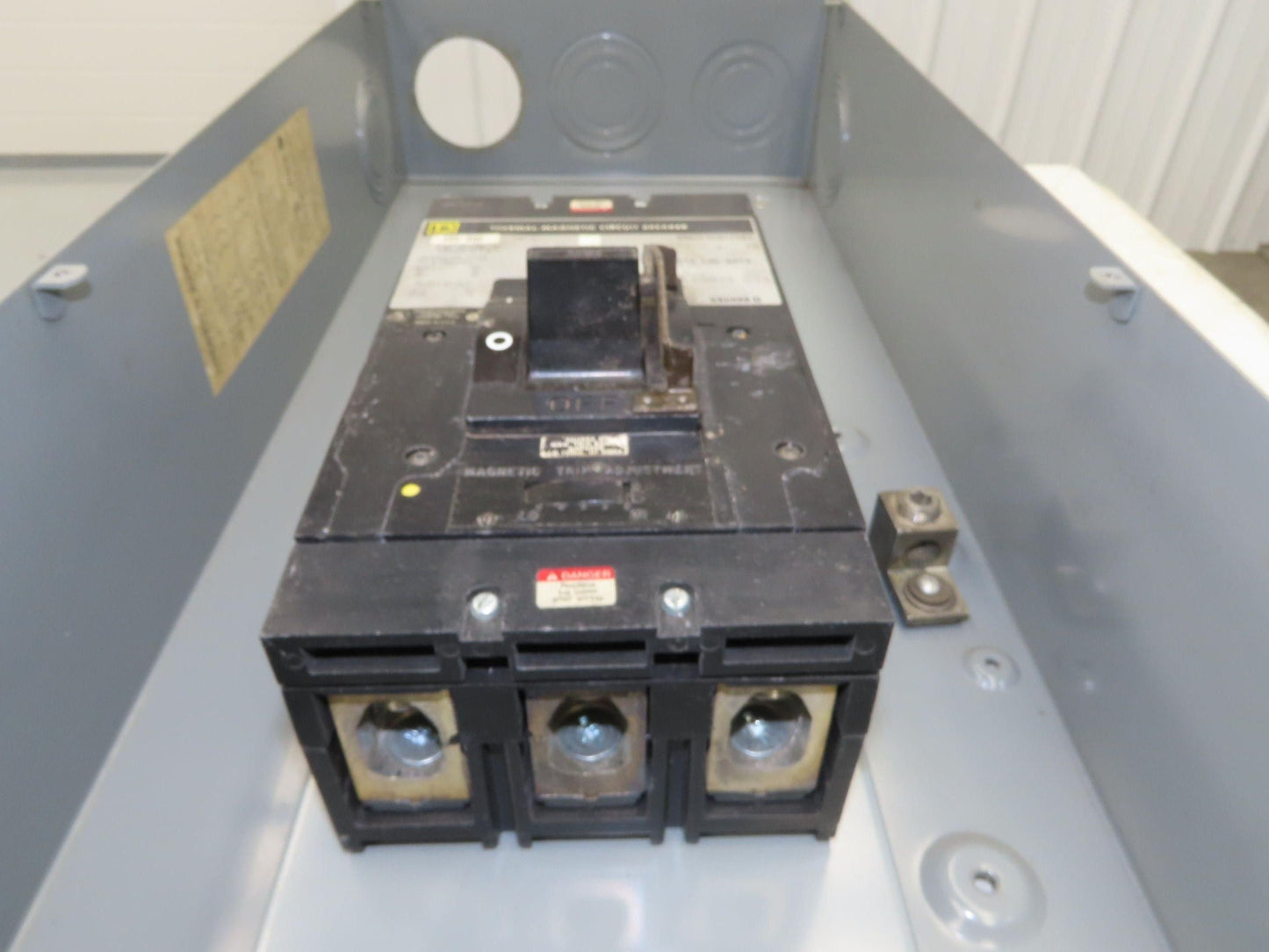 Square D LA-400-S Circuit Breaker Enclosure LAL36300 Breaker 300 Amp 600V 3Ph