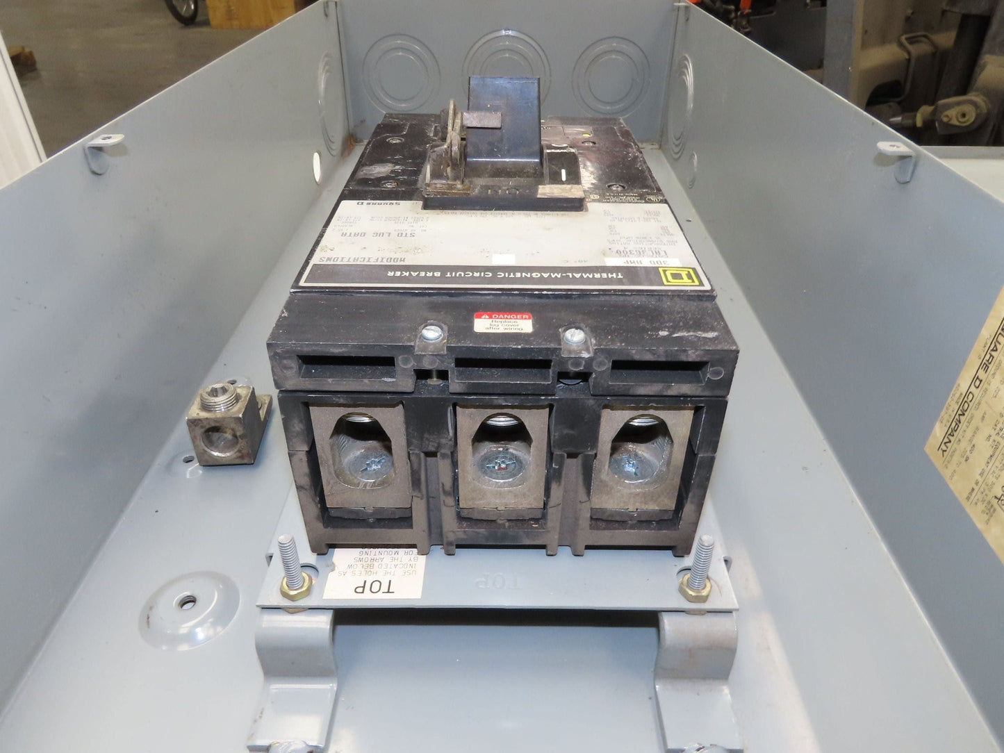 Square D LA-400-S Circuit Breaker Enclosure LAL36300 Breaker 300 Amp 600V 3Ph