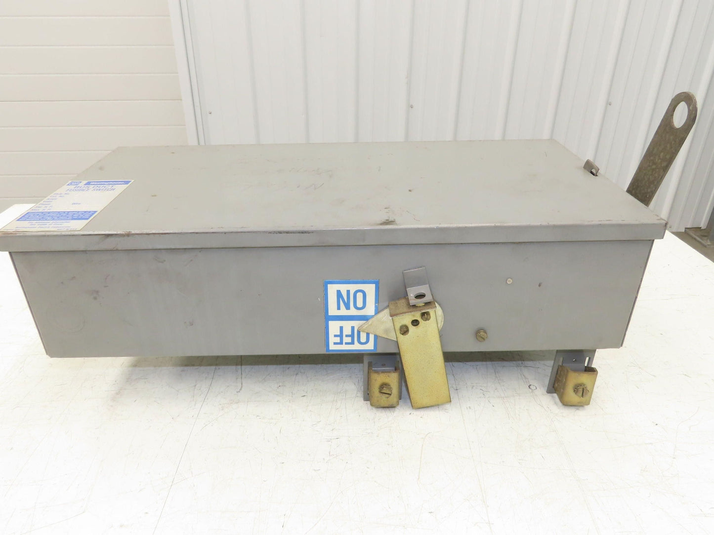 Westinghouse Fusible Busway Disconnect Switch Bus Plug 30A 600VAC 3PH 3W