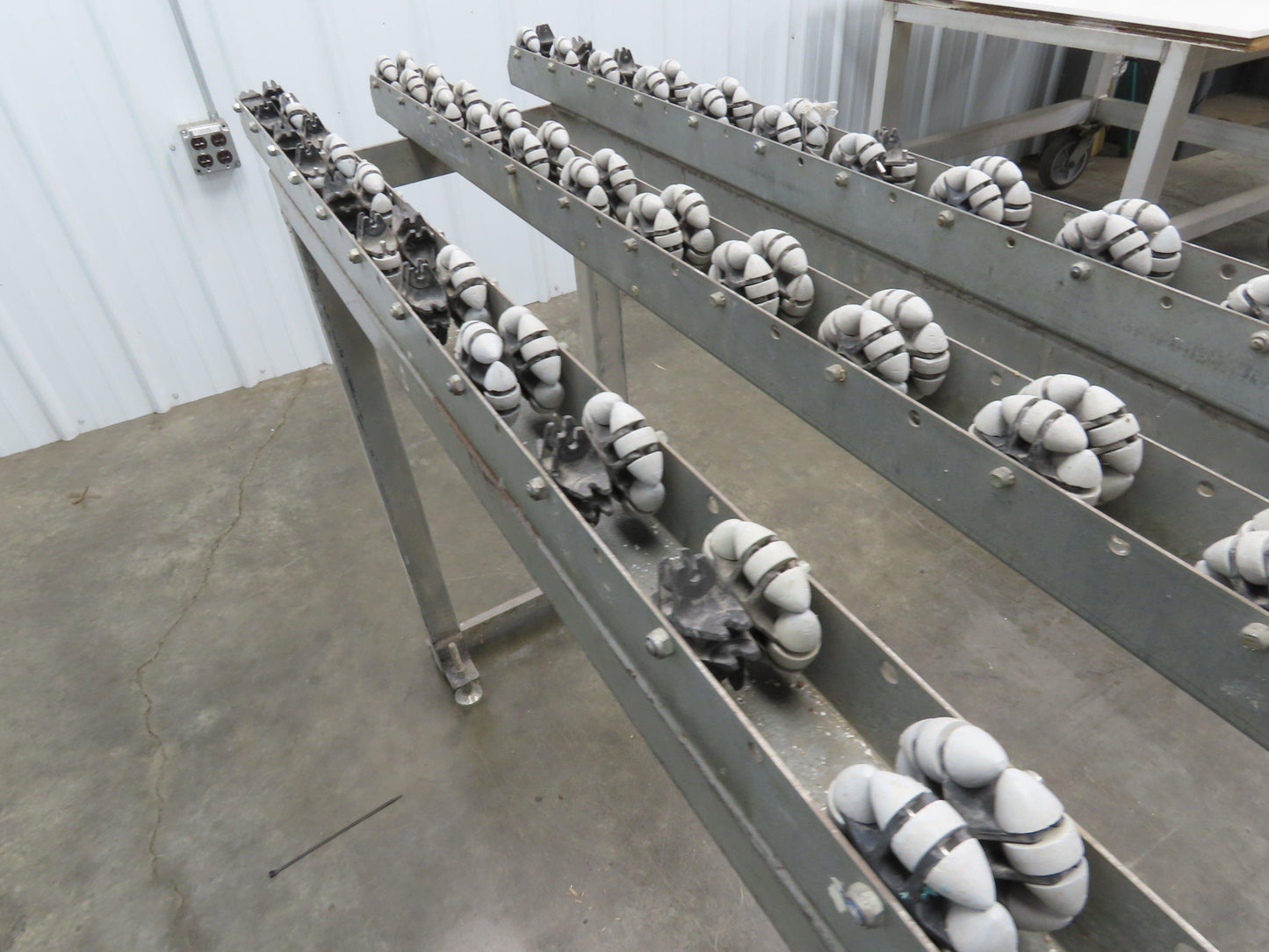 Roll-Flex 16"x 5' Multi-Directional 3-Track Roller Conveyor Plastic Ergo-Roll