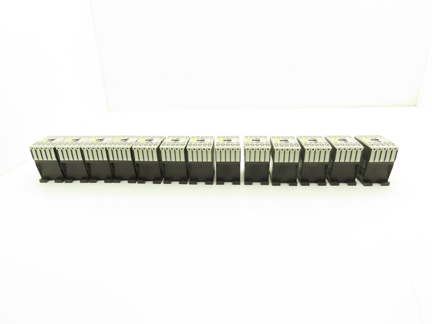 Siemens DIL MC15-01 Contactor 10Hp 600v 3Ph Lot of 13