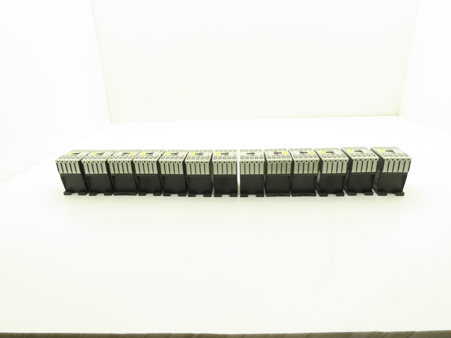 Siemens DIL MC15-01 Contactor 10Hp 600v 3Ph Lot of 13