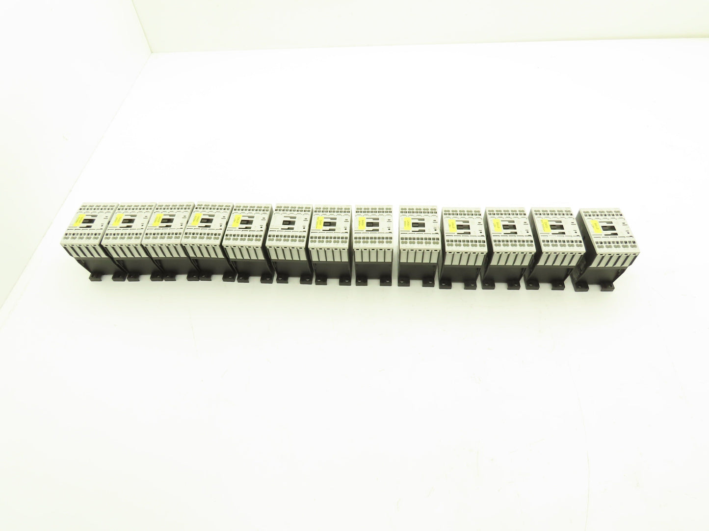 Siemens DIL MC15-01 Contactor 10Hp 600v 3Ph Lot of 13