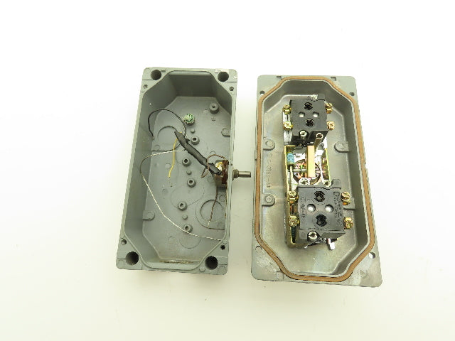 Cutler Hammer 49-2610-1 10250T Electrical Enclosure 3-Button Control Stop Go