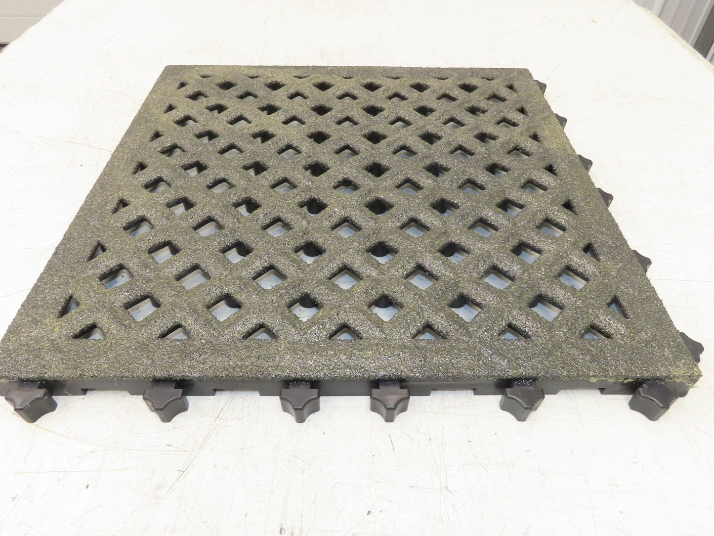 Anti Fatigue Anti Slip Modular Interlocking Drainage Tile 18"x18" Mixed Lot of 5