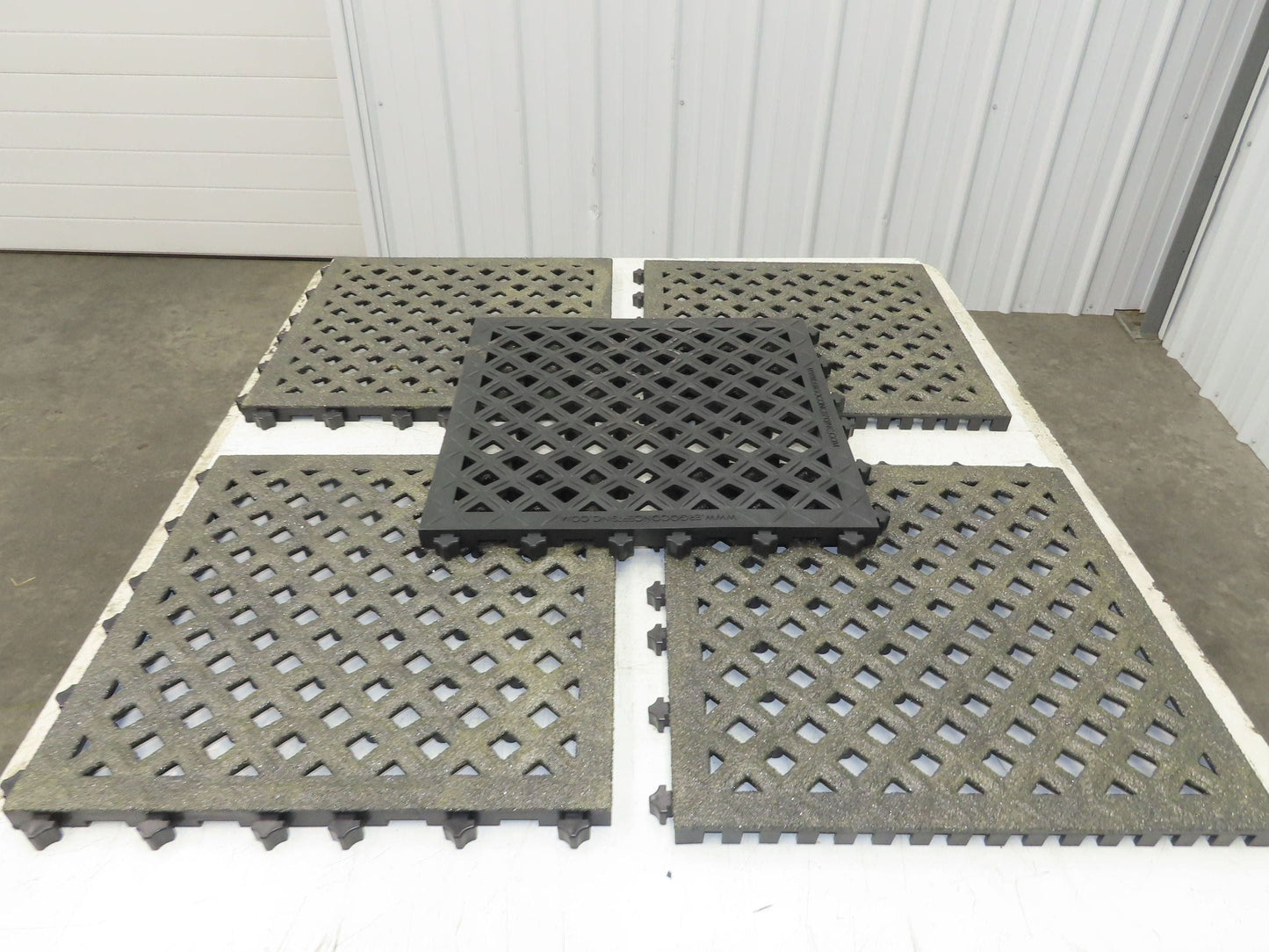 Anti Fatigue Anti Slip Modular Interlocking Drainage Tile 18"x18" Mixed Lot of 5