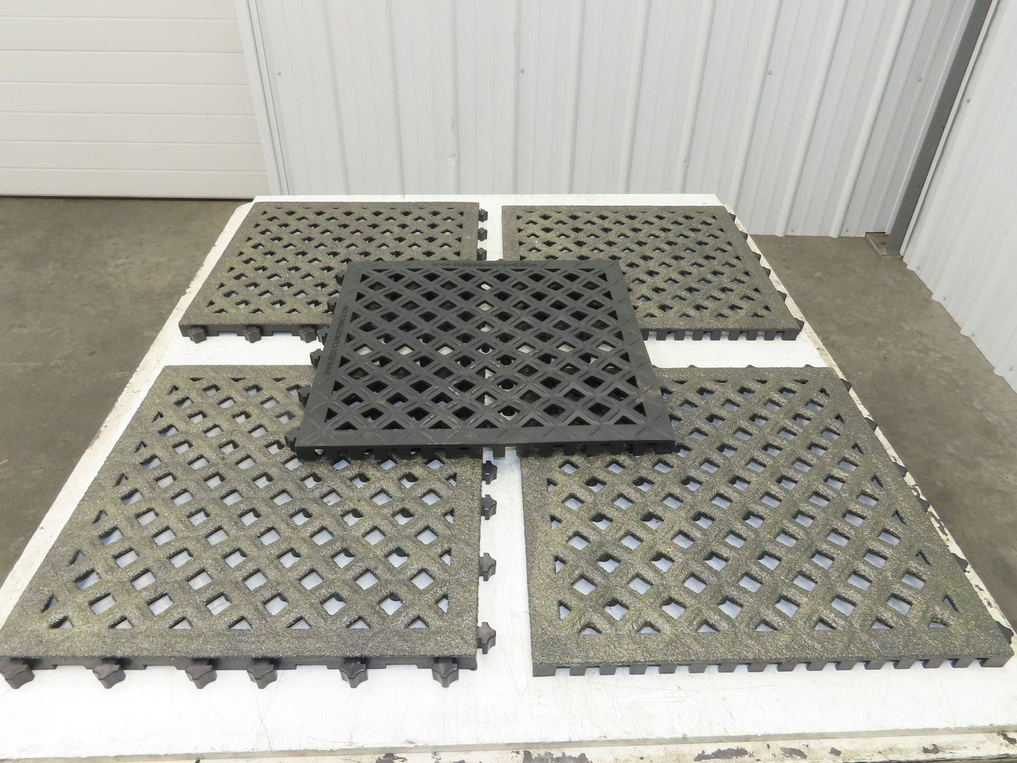Anti Fatigue Anti Slip Modular Interlocking Drainage Tile 18"x18" Mixed Lot of 5