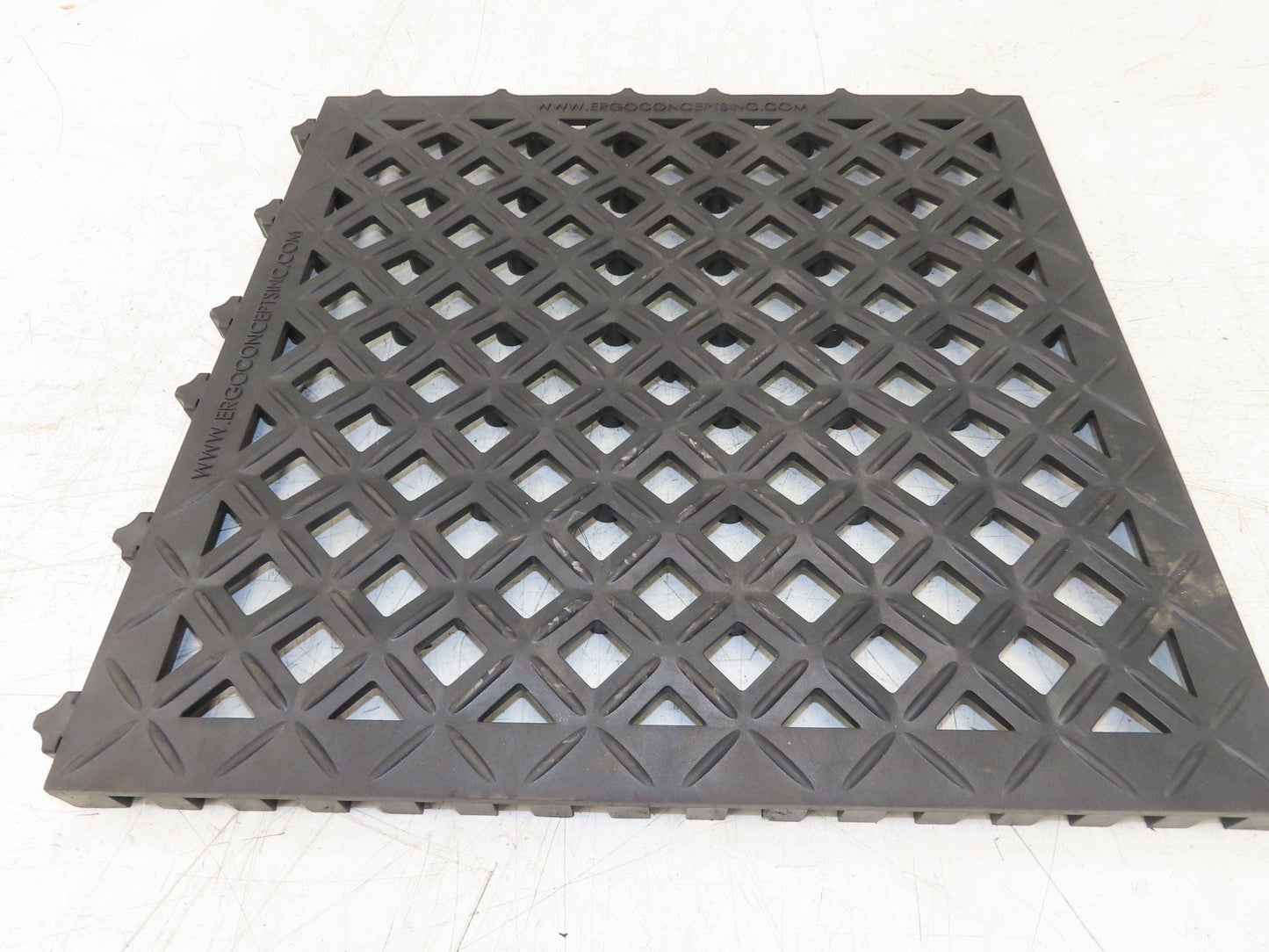 Anti Fatigue Anti Slip Modular Interlocking Drainage Tile 18"x18" Mixed Lot of 5