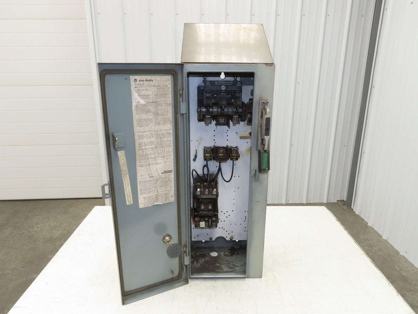 Allen-Bradley 512-AACD-24R Combination Starter NEMA Size 0 Fusible 5HP 600V 3PH