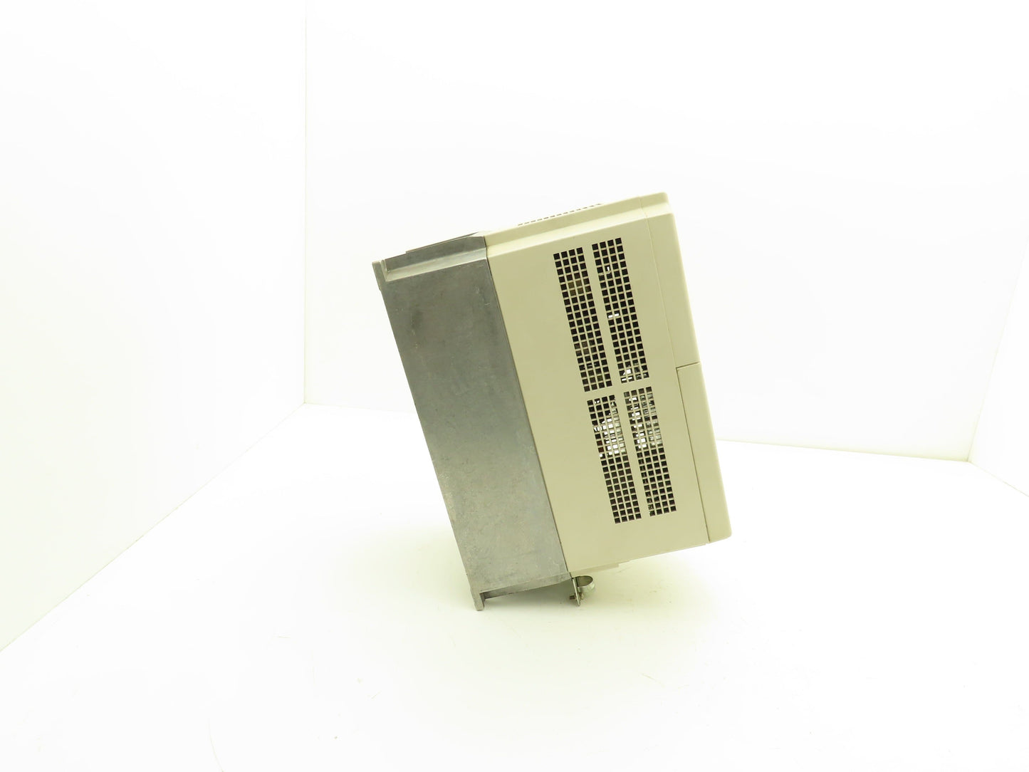 KEB 13.F4.C0G-4G01 Combivert AC Inverter Drive VFD 3Ph 8.3kVA 7.5Hp 1600Hz 480v