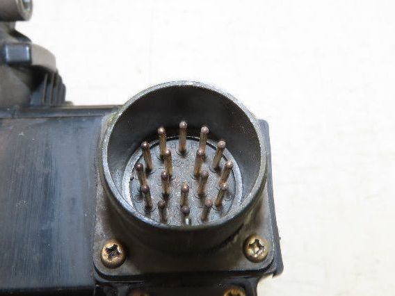 Yaskawa SGMGH-44A2A-YR15 AC Servo Motor 4400W 1500 RPM 200V Encoder UTSAE-B17BBF