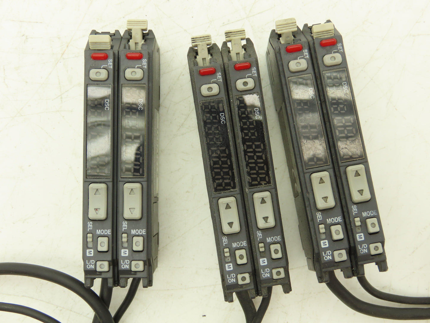 Keyence FS-V31 FS-V32 Fiber Optic Sensor Amplifier NPN 12-24vDC Lot of 3 Sets