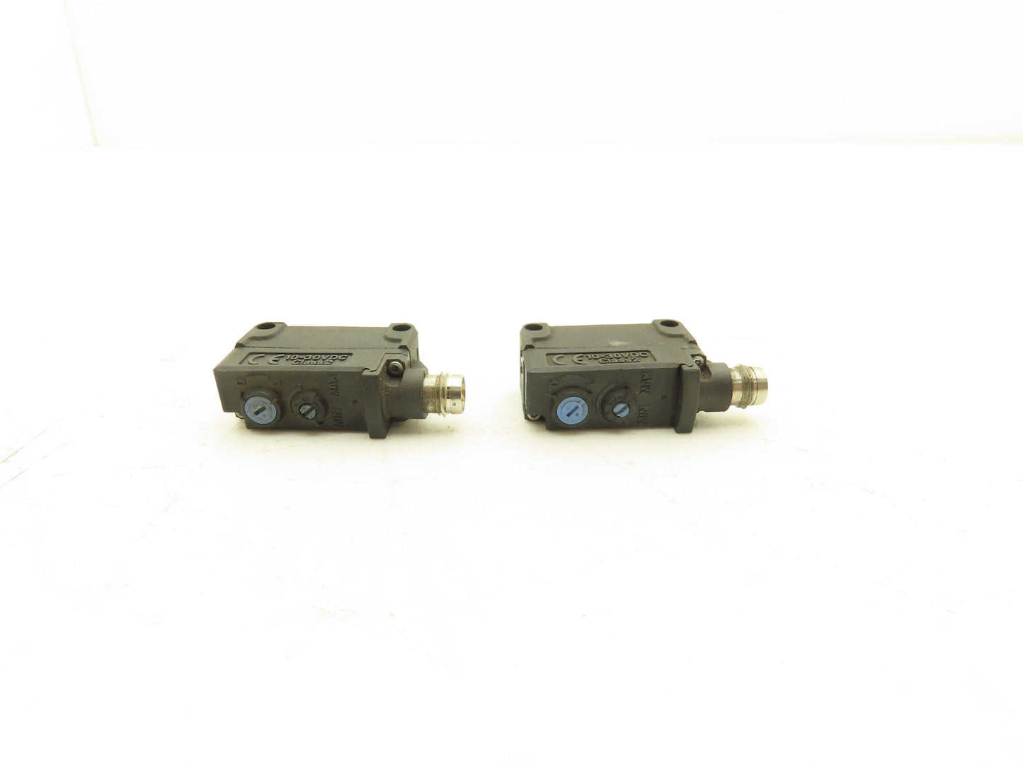 Keyence PZ-G41CN Photoelectric Sensor 10-30vDC Lot of 2