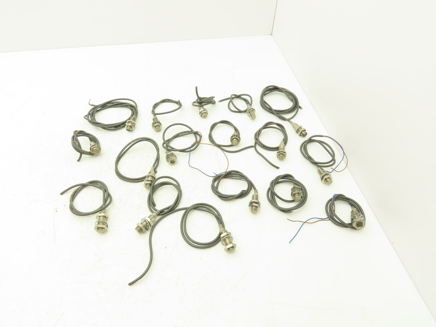 Omron E2E-X3D1-N Proximity Sensor 12-24vDC NO Lot of 17