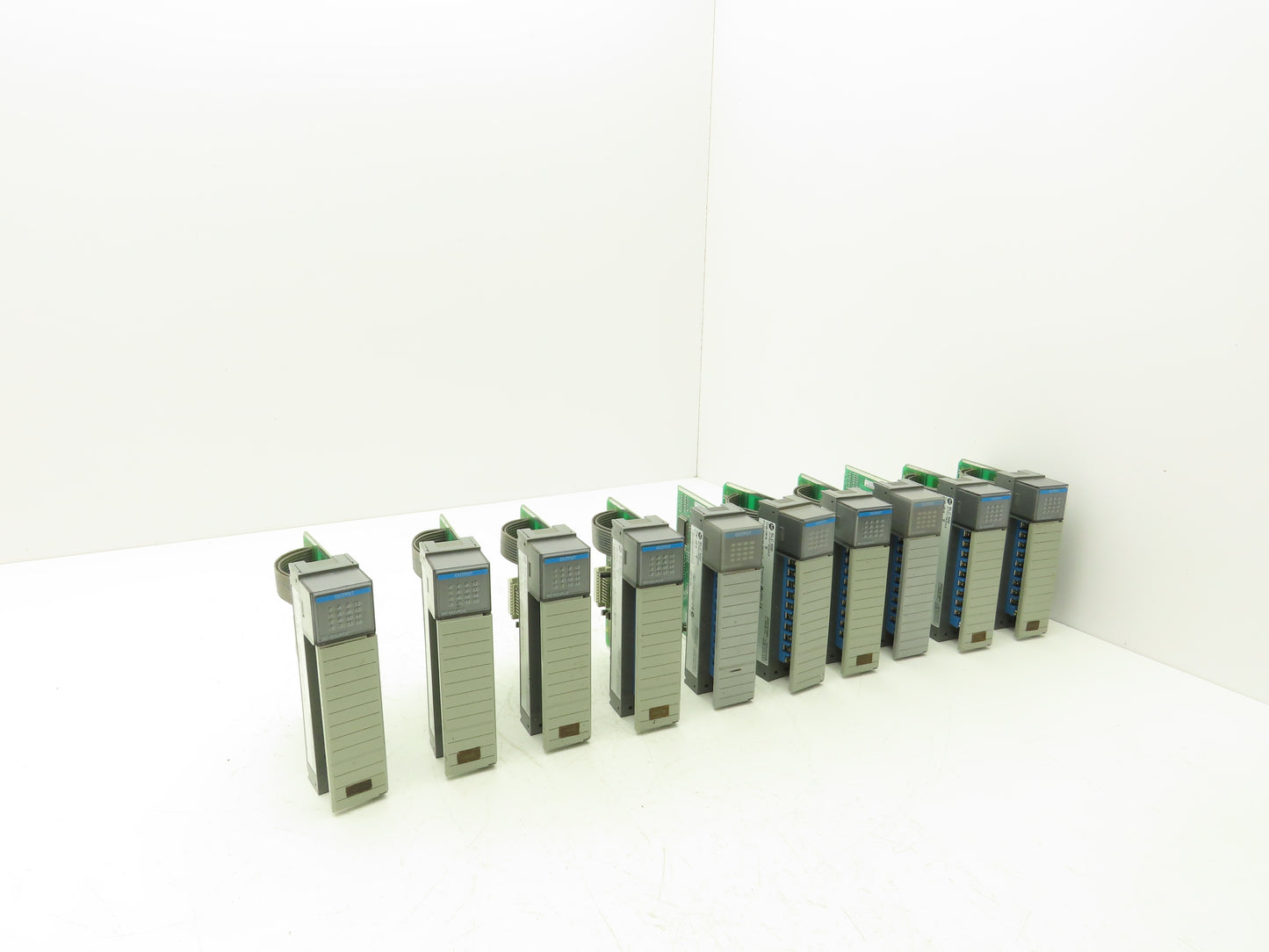 Allen Bradley 1746-OB16 SLC 500 Output Module Series D Lot of 10