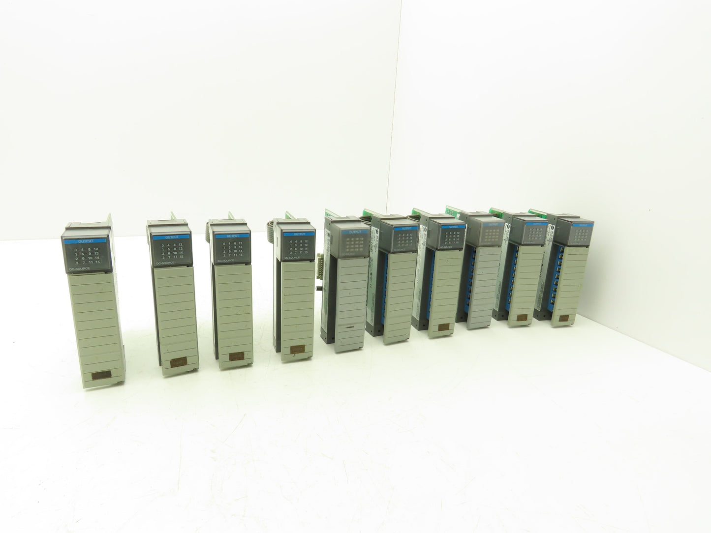 Allen Bradley 1746-OB16 SLC 500 Output Module Series D Lot of 10