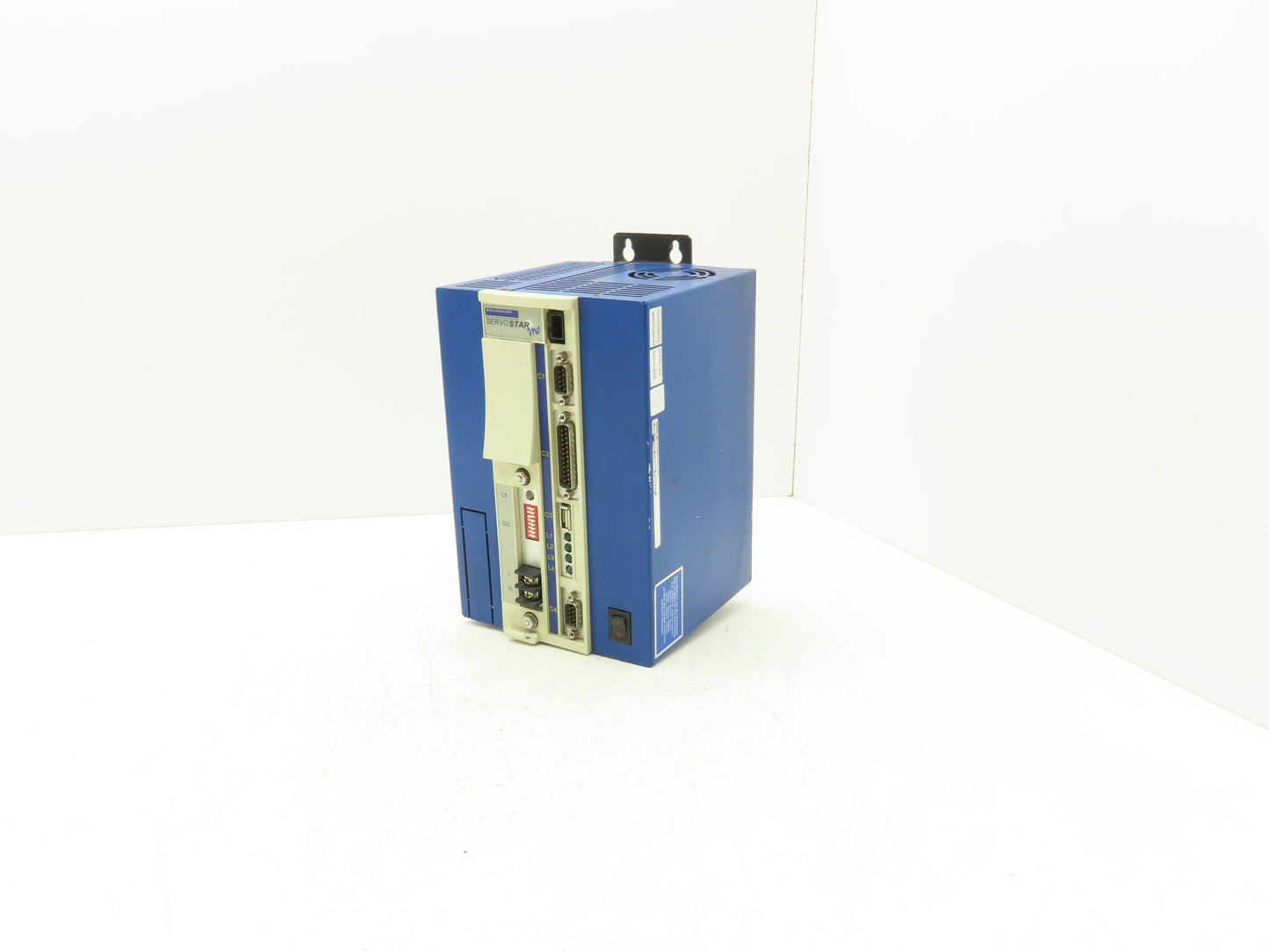 Kollmorgen MCSE16-3208-001 | MCSE05-3224-001 ServoStar MC Multi-Axis Controller