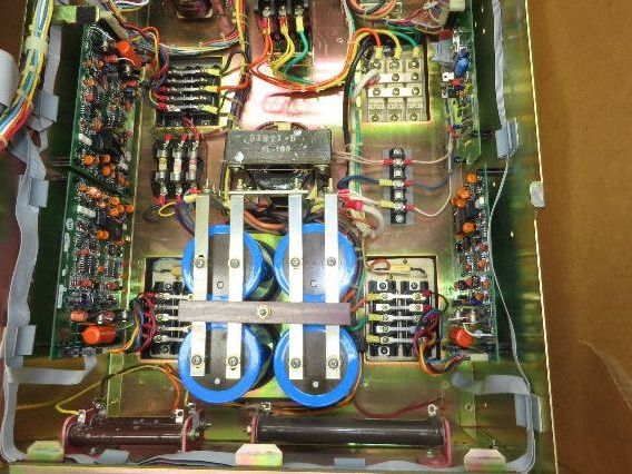 Allen Bradley 1334-ROB VFD Adjustable Frequency Drive 25Hp 460V 35A 3 Phase