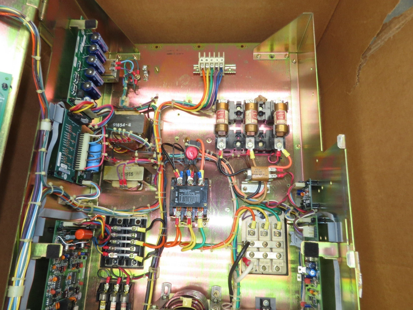 Allen Bradley 1334-ROB VFD Adjustable Frequency Drive 25Hp 460V 35A 3 Phase
