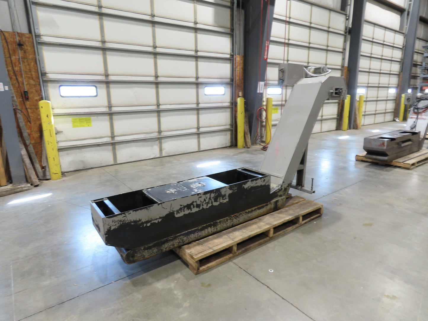 Enomoto CNC Chip Conveyor 16"x 67" Infeed 52-56" Discharge 220V 3PH
