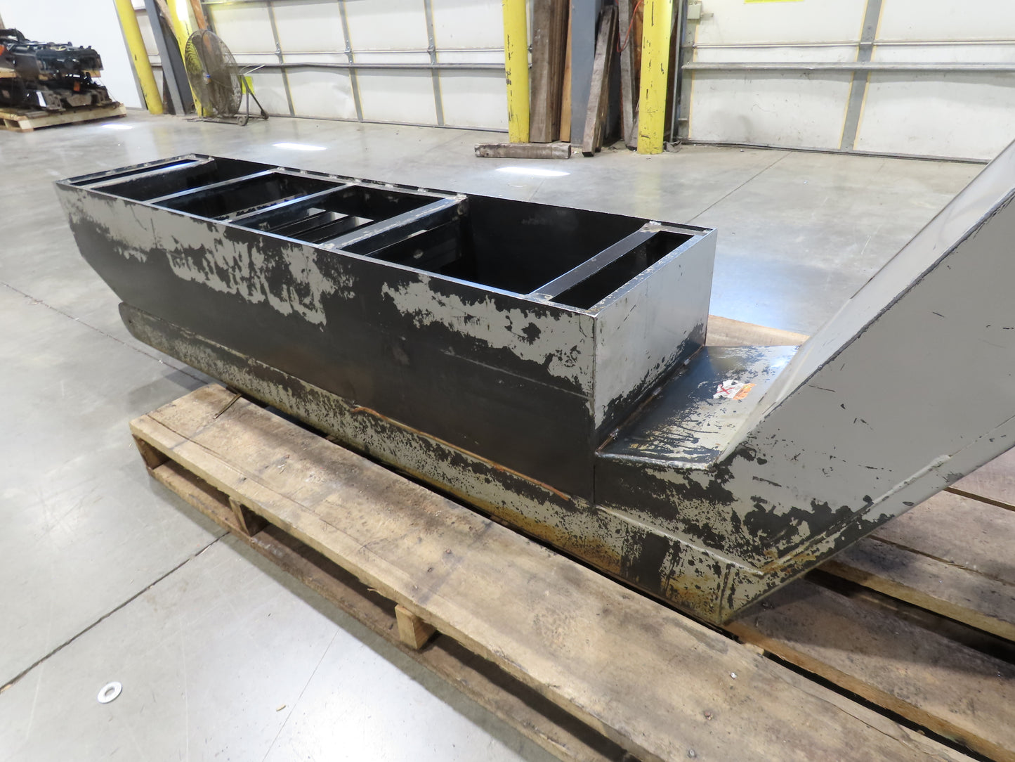 Enomoto CNC Chip Conveyor 16"x 67" Infeed 52-56" Discharge 220V 3PH