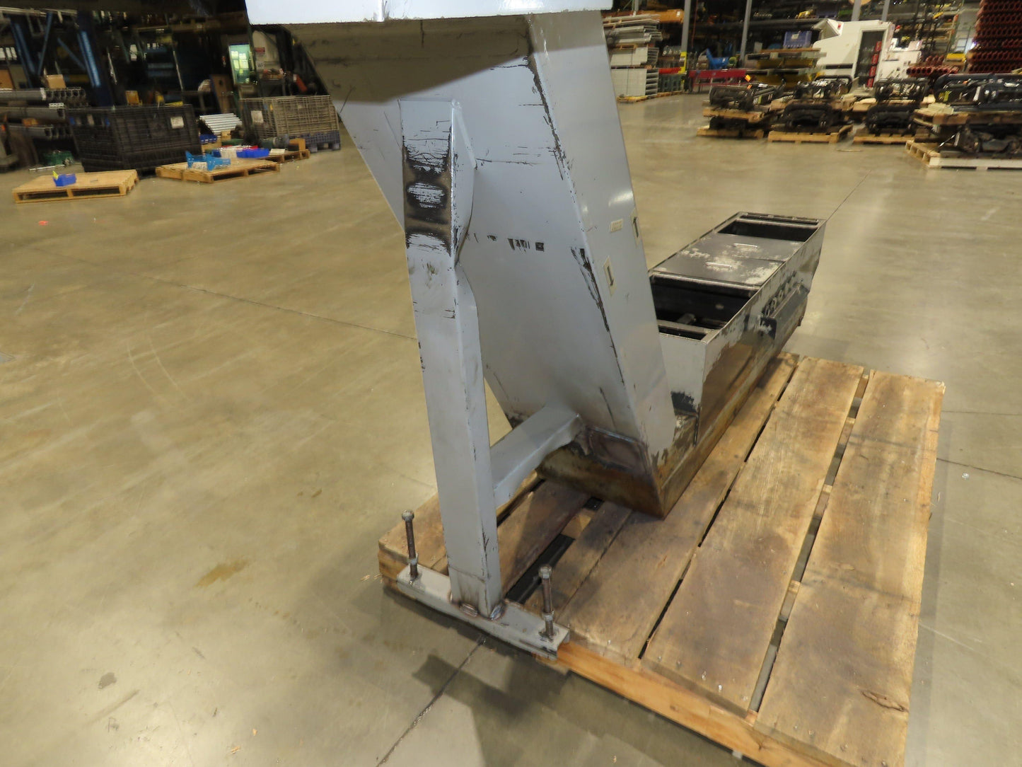Enomoto CNC Chip Conveyor 16"x 67" Infeed 52-56" Discharge 220V 3PH