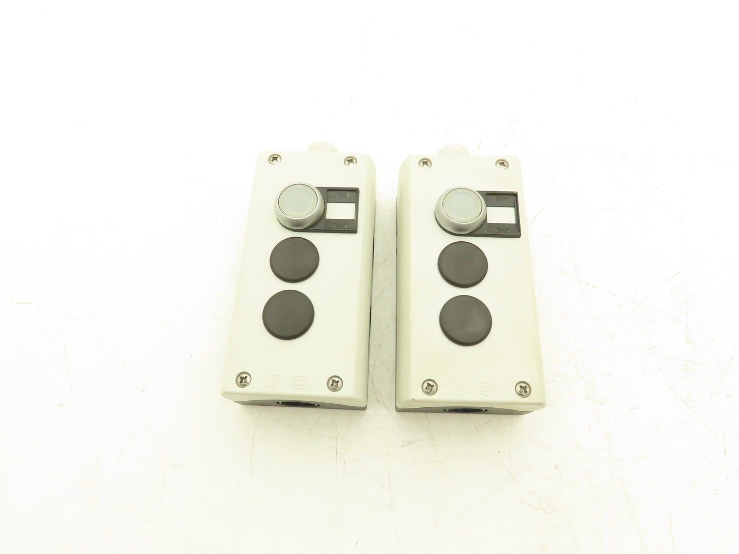 Moeller 60947 3-Hole PB Box IEC IP67 1 Lighted Pushbutton 1NO Contact Lot of 2