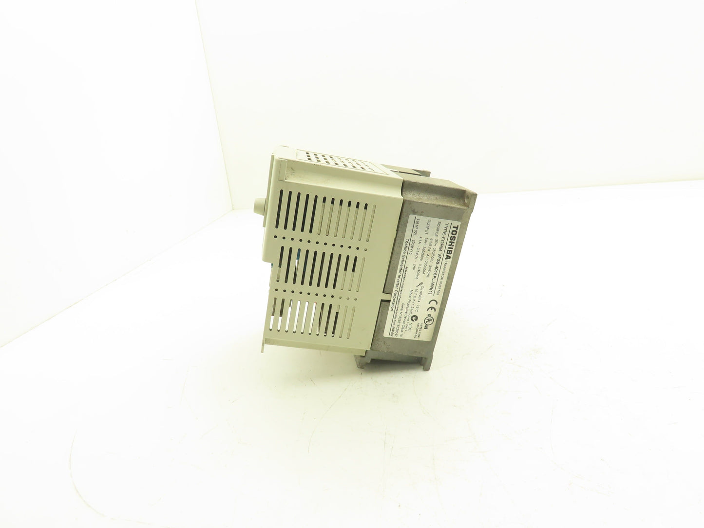 Toshiba VFS9-4015PL-WN(1) VFD 0.5/400Hz 2Hp 380/500v 4.1A 3Ph In