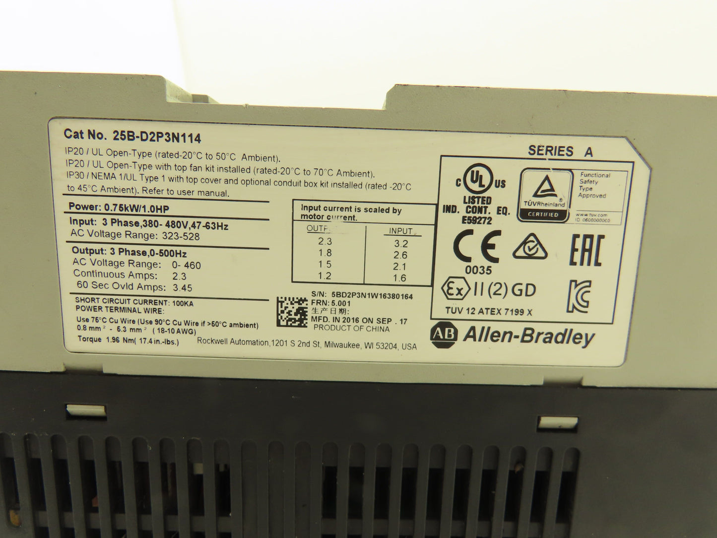 Allen Bradley 25B-D2P3N114 PowerFlex 525 VFD 500Hz 1Hp 460v 2.3A F/W 5.001 Ser A