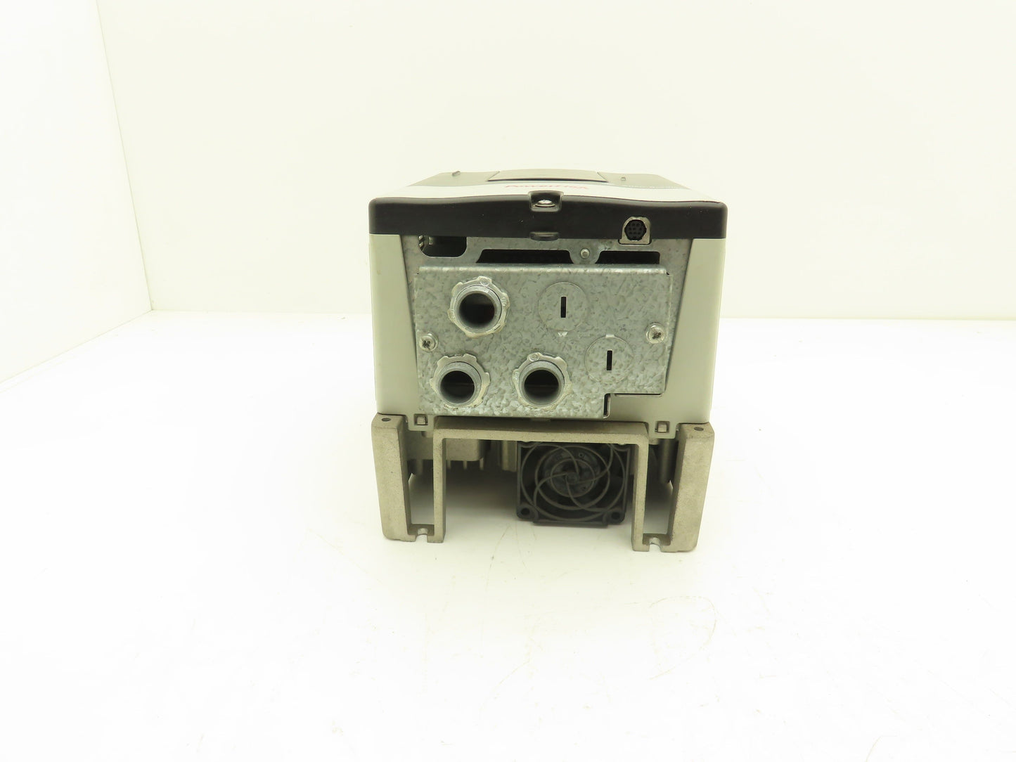 Allen Bradley 20AD3P4A3AYNAEC0 PowerFlex 70 VFD AC Drive 1.5kW 2Hp 460v 3.4A