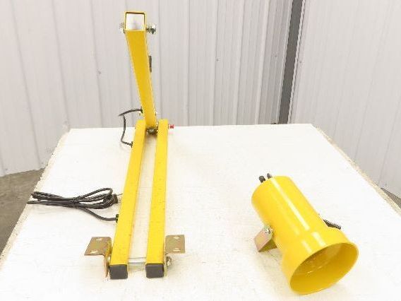 Mars DSDL-60 Tri-Lite Dock Loading Light 60" Reach