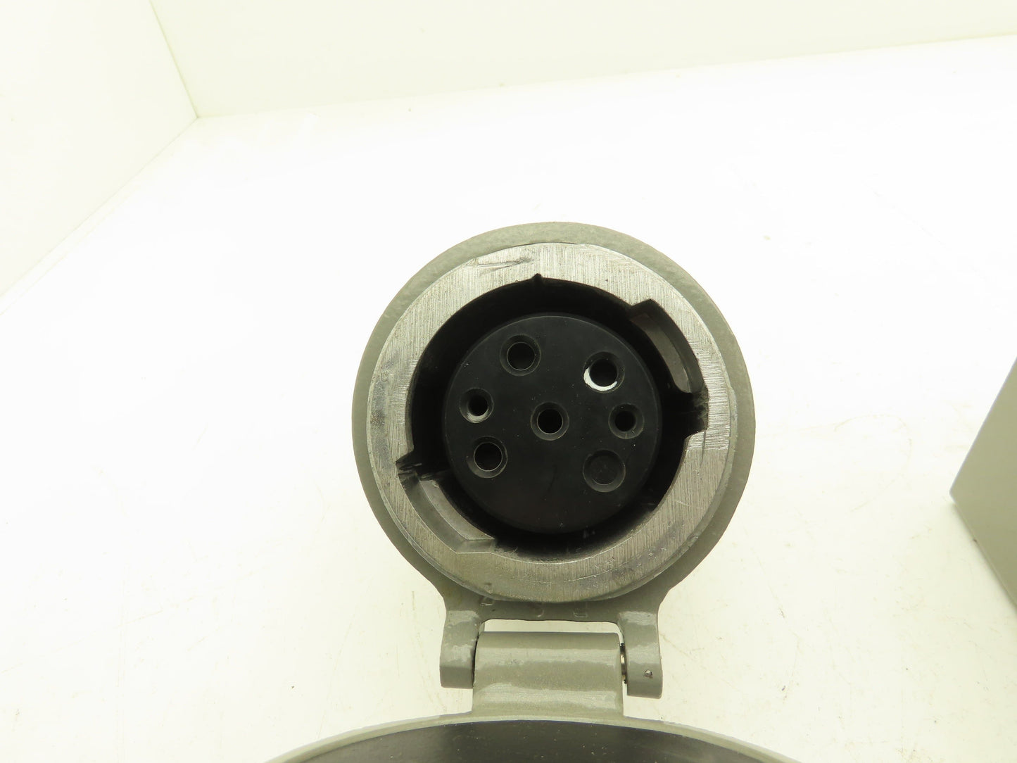 Thomas & Betts DF3404FRA0K Receptacle Russellstoll 480V 30A 3ph 60 Hz Type 3R