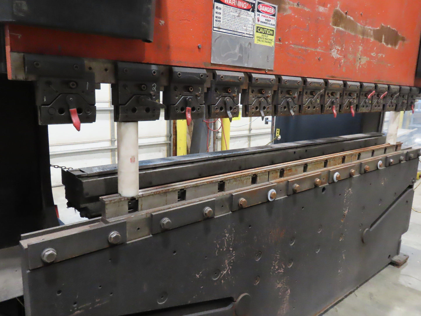 Amada HFE 1000-35 Press Brake 112 Ton x 10' 122" Hydraulic CNC 200mm Stroke 460V