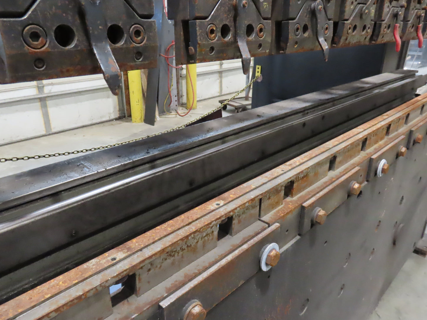 Amada HFE 1000-35 Press Brake 112 Ton x 10' 122" Hydraulic CNC 200mm Stroke 460V